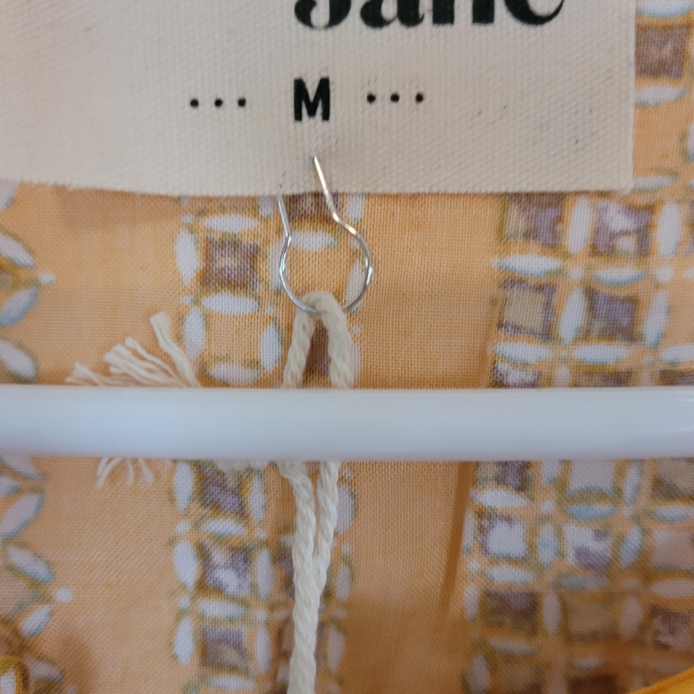 Savanna Jane Yellow and White Sleeveless Top With White Lace Embelishment - Picture 6 of 8